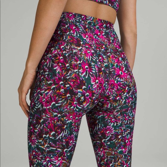 NWT Lululemon Base Pace High-Rise Fleece Tight 28"
Floral Electric Multi - Picture 2 of 3